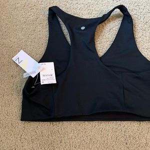 New cropped sports bra